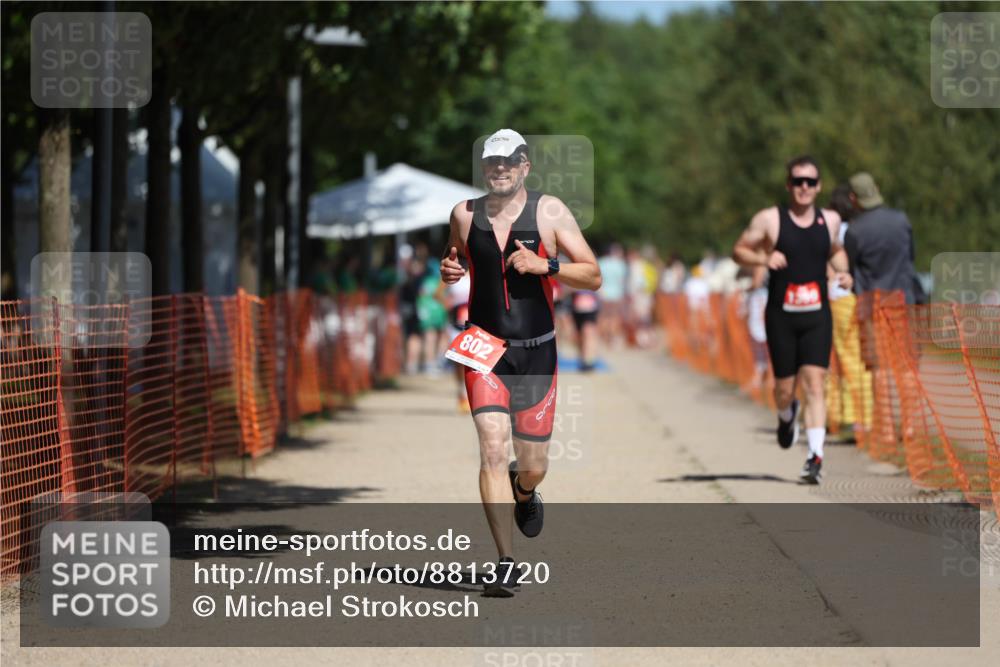 07.09.2025 - 19. Norderstedt Triathlon Michael Strokosch http://msf.ph/oto/8813720 07.09.2025 12:52:44 Laufen 802, 1359 meine-sportfotos.de