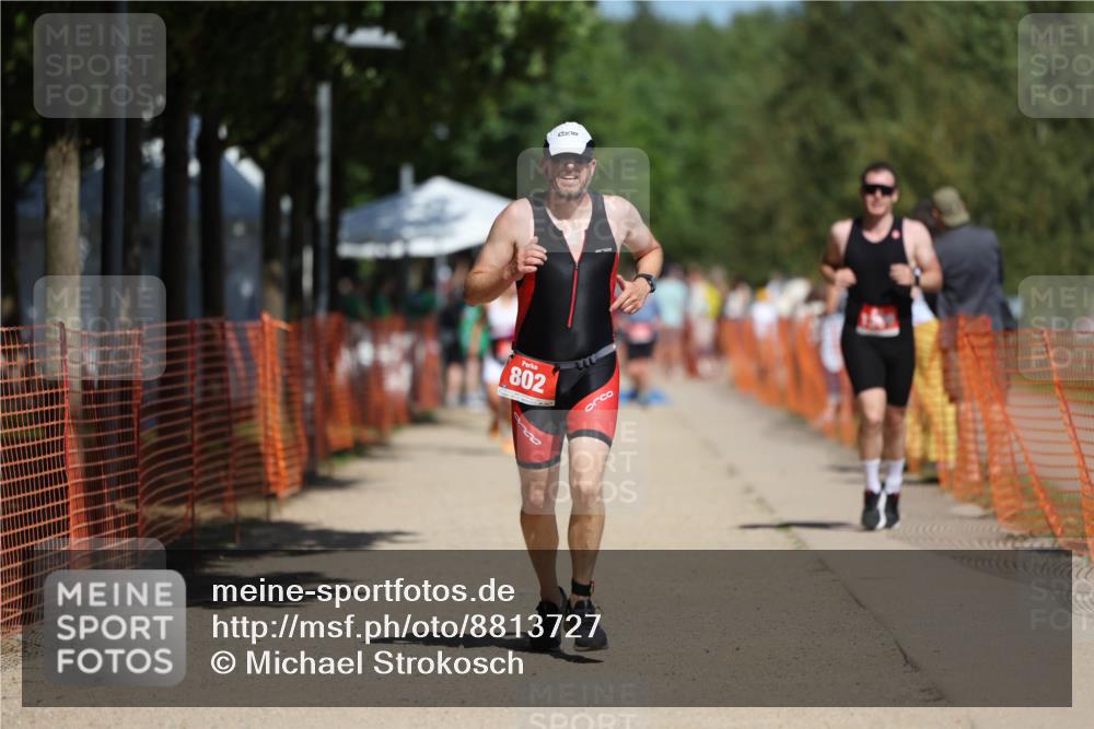 07.09.2025 - 19. Norderstedt Triathlon Michael Strokosch http://msf.ph/oto/8813727 07.09.2025 12:52:44 Laufen 802, 1359 meine-sportfotos.de