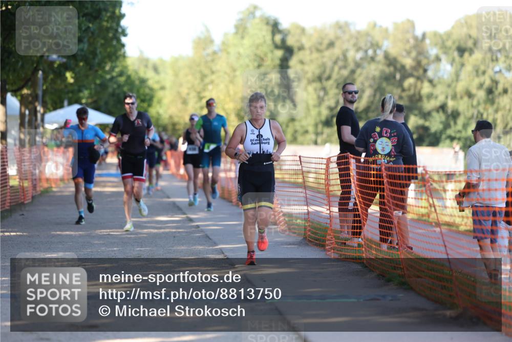 07.09.2025 - 19. Norderstedt Triathlon Michael Strokosch http://msf.ph/oto/8813750 07.09.2025 16:25:29 Laufen 425, 523, 529, 938, 1104, 1579 meine-sportfotos.de