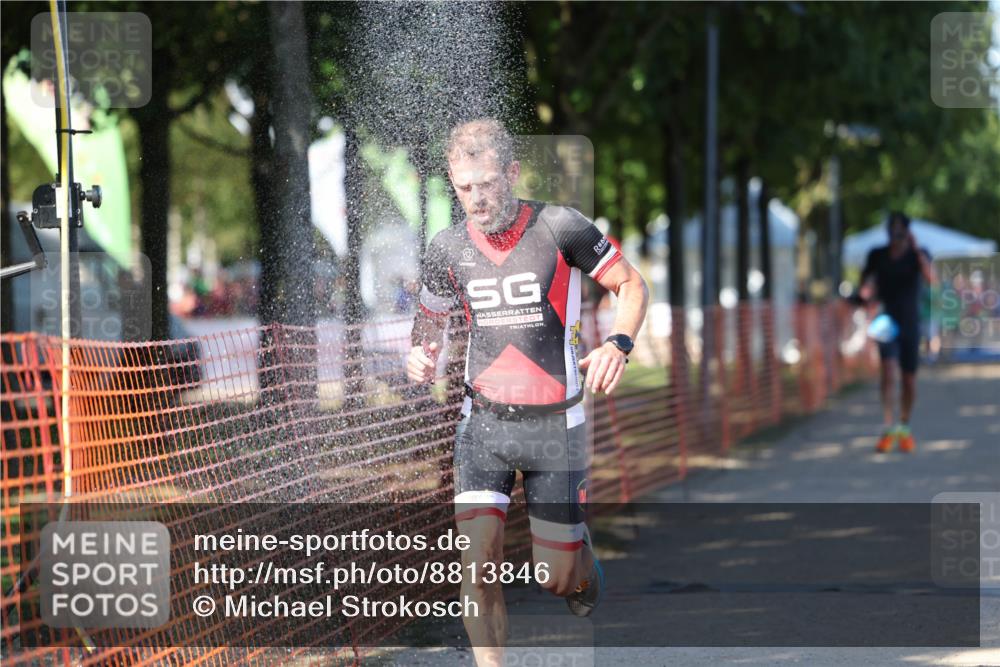 07.09.2025 - 19. Norderstedt Triathlon Michael Strokosch http://msf.ph/oto/8813846 07.09.2025 15:28:51 Laufen 469, 982 meine-sportfotos.de