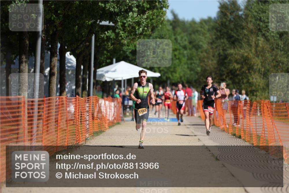 07.09.2025 - 19. Norderstedt Triathlon Michael Strokosch http://msf.ph/oto/8813966 07.09.2025 11:43:35 Laufen 1157 meine-sportfotos.de