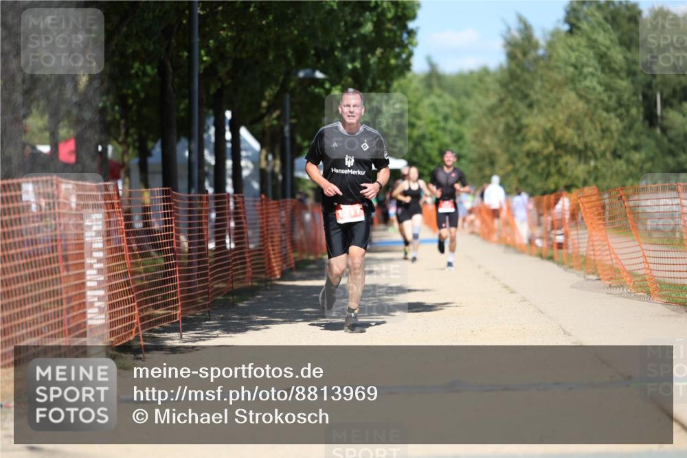 07.09.2025 - 19. Norderstedt Triathlon Michael Strokosch http://msf.ph/oto/8813969 07.09.2025 13:33:24 Laufen 1317 meine-sportfotos.de