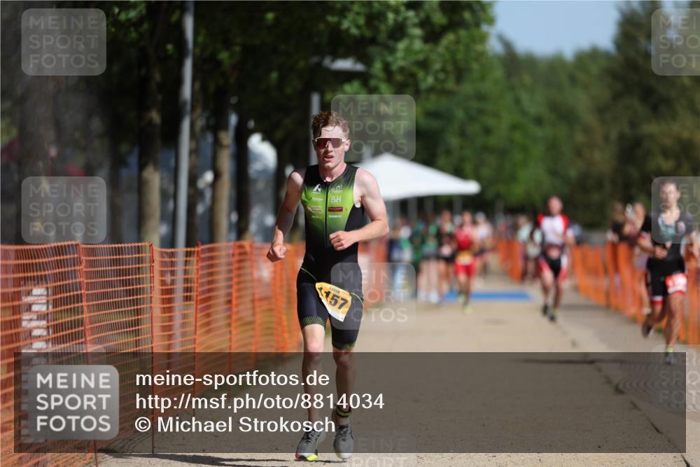07.09.2025 - 19. Norderstedt Triathlon Michael Strokosch http://msf.ph/oto/8814034 07.09.2025 11:43:38 Laufen 1157, 1390 meine-sportfotos.de