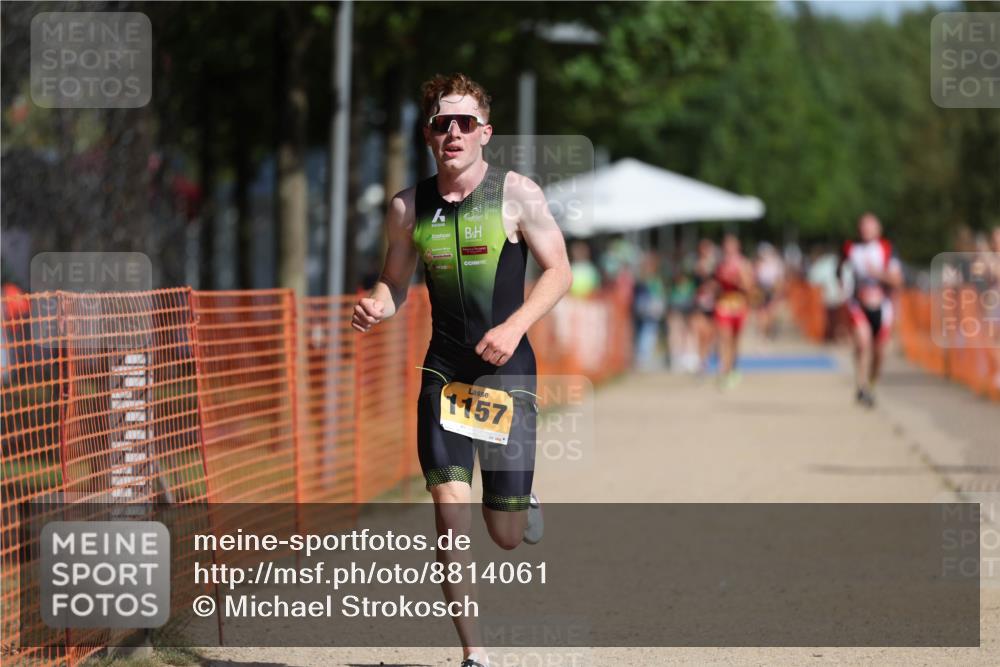 07.09.2025 - 19. Norderstedt Triathlon Michael Strokosch http://msf.ph/oto/8814061 07.09.2025 11:43:39 Laufen 1157, 1390 meine-sportfotos.de