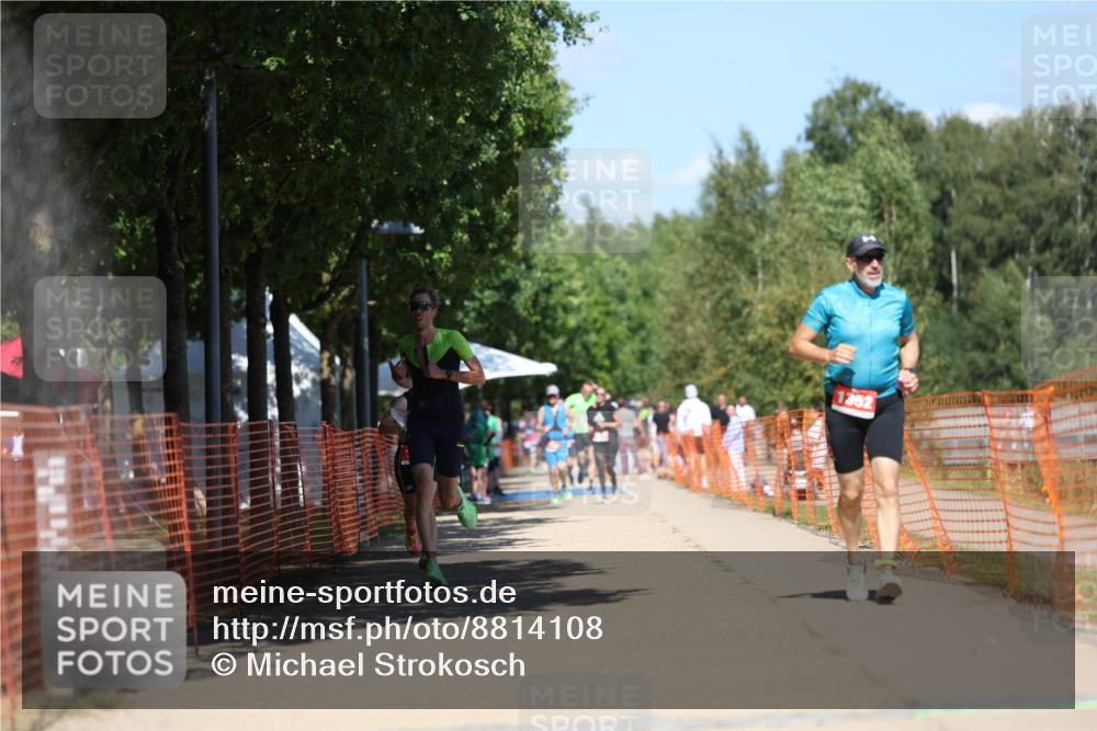 07.09.2025 - 19. Norderstedt Triathlon Michael Strokosch http://msf.ph/oto/8814108 07.09.2025 13:33:43 Laufen 275, 707, 1352 meine-sportfotos.de
