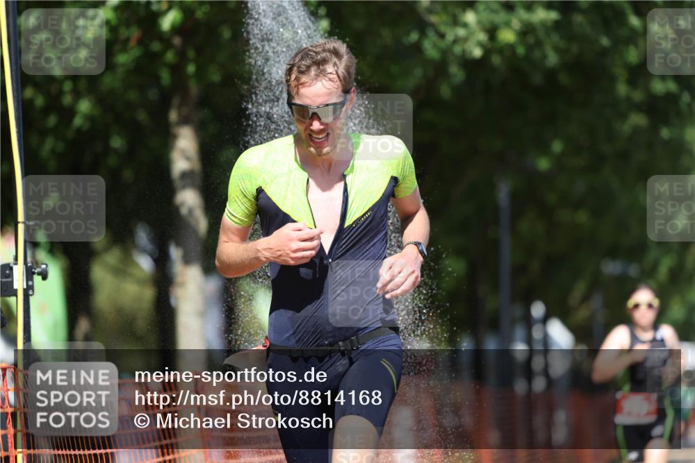 07.09.2025 - 19. Norderstedt Triathlon Michael Strokosch http://msf.ph/oto/8814168 07.09.2025 13:33:48 Laufen 275, 707, 1352 meine-sportfotos.de