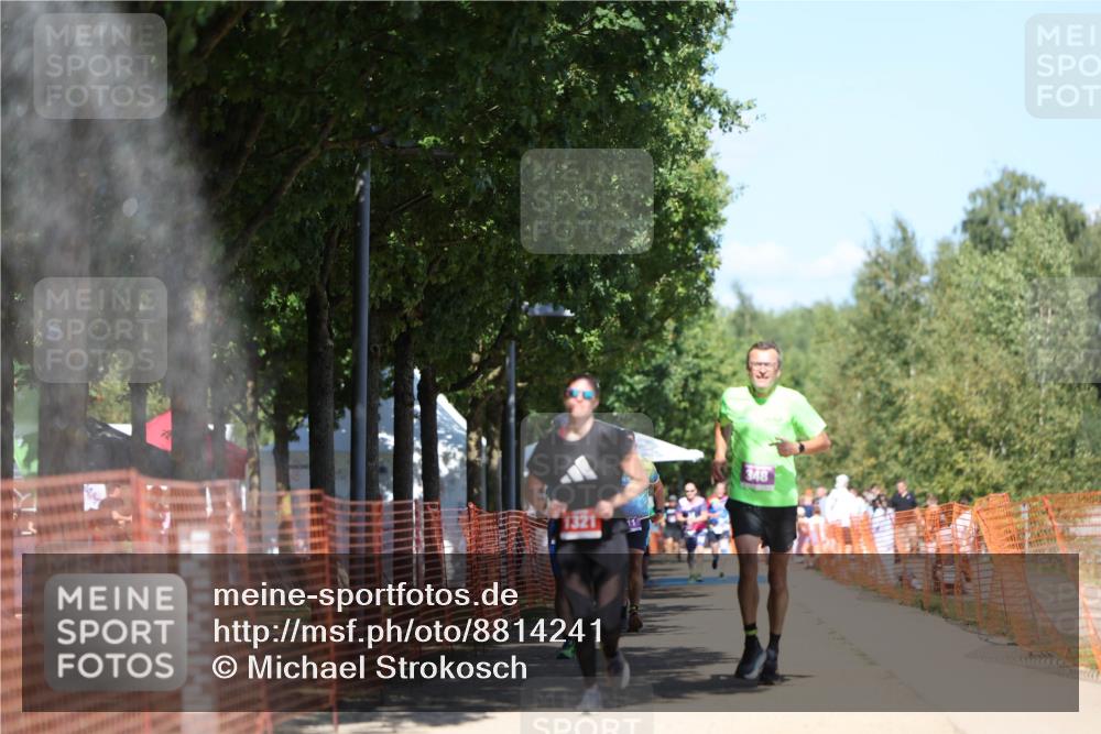 07.09.2025 - 19. Norderstedt Triathlon Michael Strokosch http://msf.ph/oto/8814241 07.09.2025 13:33:57 Laufen 348, 750, 1321 meine-sportfotos.de