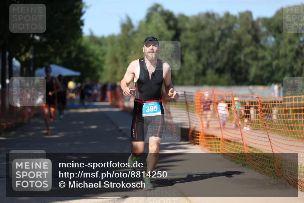 07.09.2025 - 19. Norderstedt Triathlon Michael Strokosch http://msf.ph/oto/8814250 07.09.2025 15:29:40 Laufen 395, 1022, 1434 meine-sportfotos.de