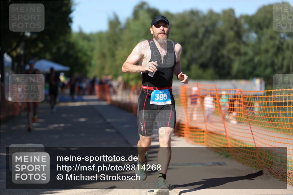 07.09.2025 - 19. Norderstedt Triathlon Michael Strokosch http://msf.ph/oto/8814268 07.09.2025 15:29:40 Laufen 395, 1022, 1434 meine-sportfotos.de