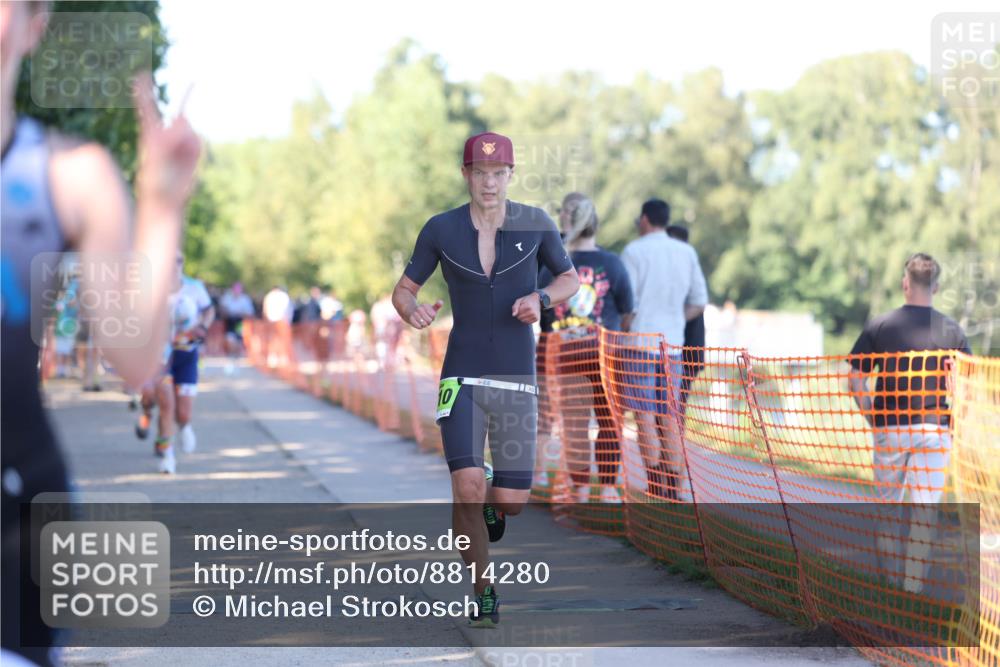 07.09.2025 - 19. Norderstedt Triathlon Michael Strokosch http://msf.ph/oto/8814280 07.09.2025 16:27:08 Laufen 407, 1073, 1529, 1562, 1610 meine-sportfotos.de