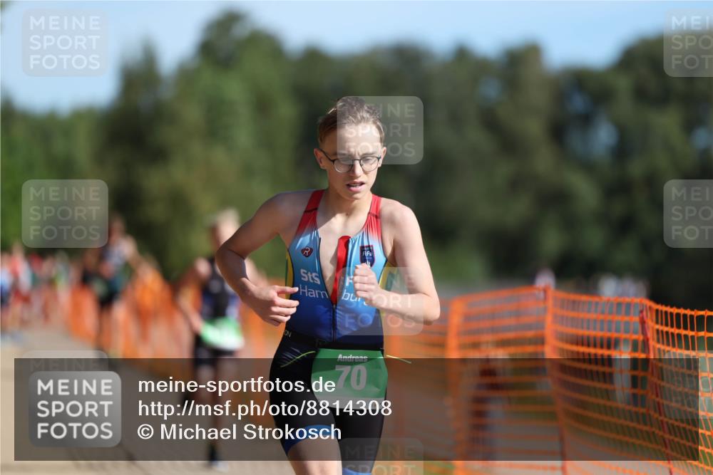 07.09.2025 - 19. Norderstedt Triathlon Michael Strokosch http://msf.ph/oto/8814308 07.09.2025 10:45:15 Laufen 70, 114, 682 meine-sportfotos.de