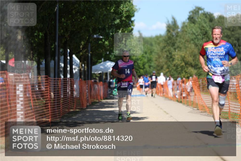 07.09.2025 - 19. Norderstedt Triathlon Michael Strokosch http://msf.ph/oto/8814320 07.09.2025 13:34:15 Laufen 322, 343 meine-sportfotos.de