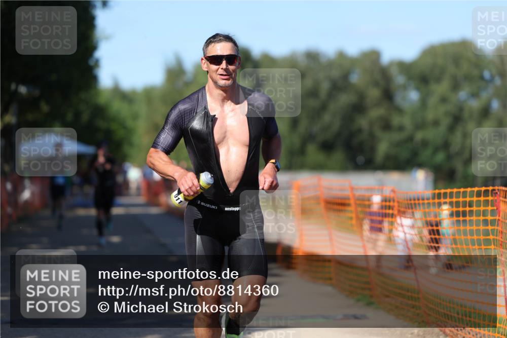 07.09.2025 - 19. Norderstedt Triathlon Michael Strokosch http://msf.ph/oto/8814360 07.09.2025 15:29:51 Laufen 398, 911, 1414 meine-sportfotos.de