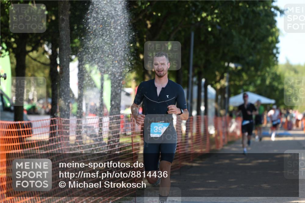 07.09.2025 - 19. Norderstedt Triathlon Michael Strokosch http://msf.ph/oto/8814436 07.09.2025 15:29:59 Laufen 398, 877, 1414 meine-sportfotos.de