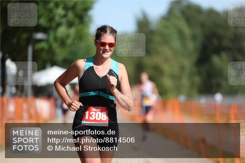 07.09.2025 - 19. Norderstedt Triathlon Michael Strokosch http://msf.ph/oto/8814506 07.09.2025 11:43:57 Laufen 1174, 1176, 1308 meine-sportfotos.de
