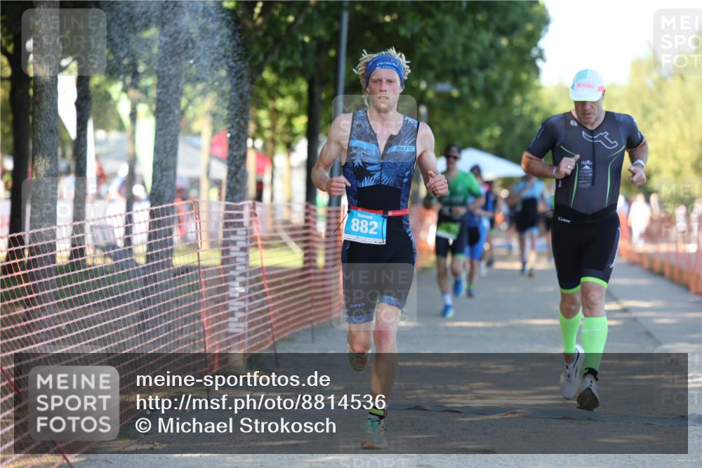 07.09.2025 - 19. Norderstedt Triathlon Michael Strokosch http://msf.ph/oto/8814536 07.09.2025 16:27:56 Laufen 406, 882, 1057, 1604 meine-sportfotos.de