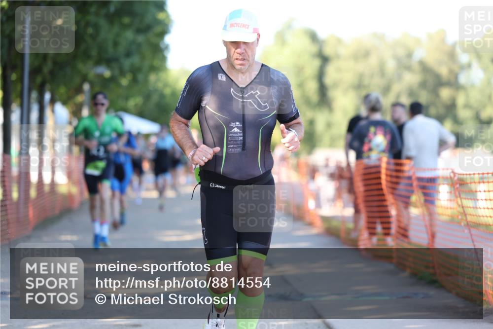 07.09.2025 - 19. Norderstedt Triathlon Michael Strokosch http://msf.ph/oto/8814554 07.09.2025 16:27:58 Laufen 406, 515, 882, 883, 1057, 1604 meine-sportfotos.de