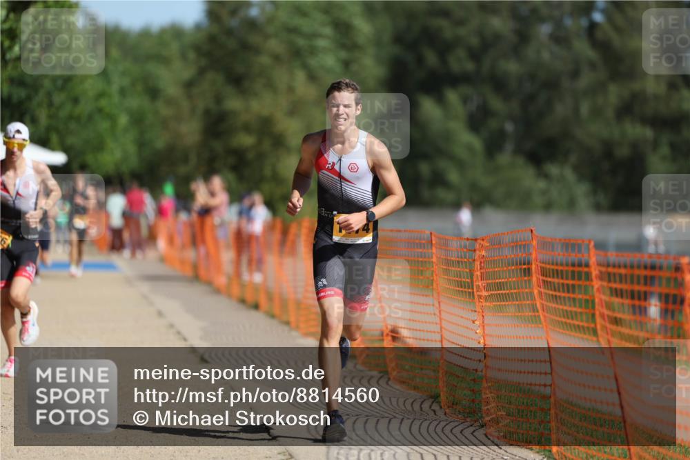 07.09.2025 - 19. Norderstedt Triathlon Michael Strokosch http://msf.ph/oto/8814560 07.09.2025 11:44:00 Laufen 1174, 1176, 1308 meine-sportfotos.de