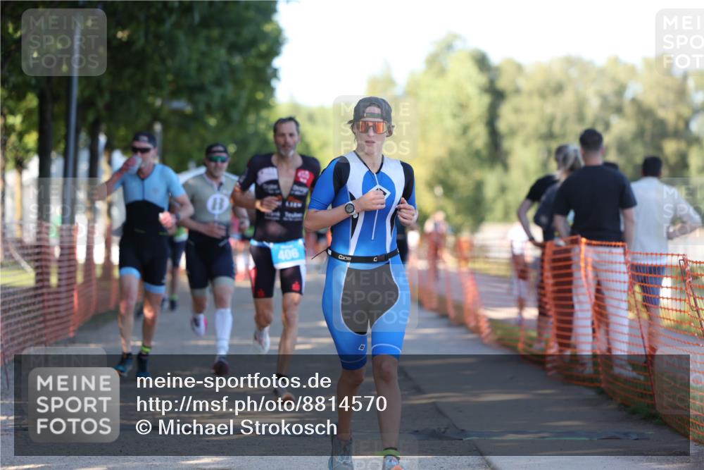 07.09.2025 - 19. Norderstedt Triathlon Michael Strokosch http://msf.ph/oto/8814570 07.09.2025 16:28:03 Laufen 406, 487, 515, 883, 1057, 1105, 1422, 1560, 1575 meine-sportfotos.de
