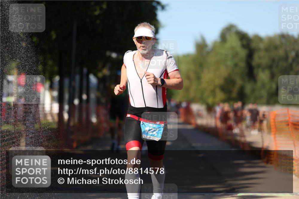 07.09.2025 - 19. Norderstedt Triathlon Michael Strokosch http://msf.ph/oto/8814578 07.09.2025 15:30:13 Laufen 374, 460, 1032 meine-sportfotos.de