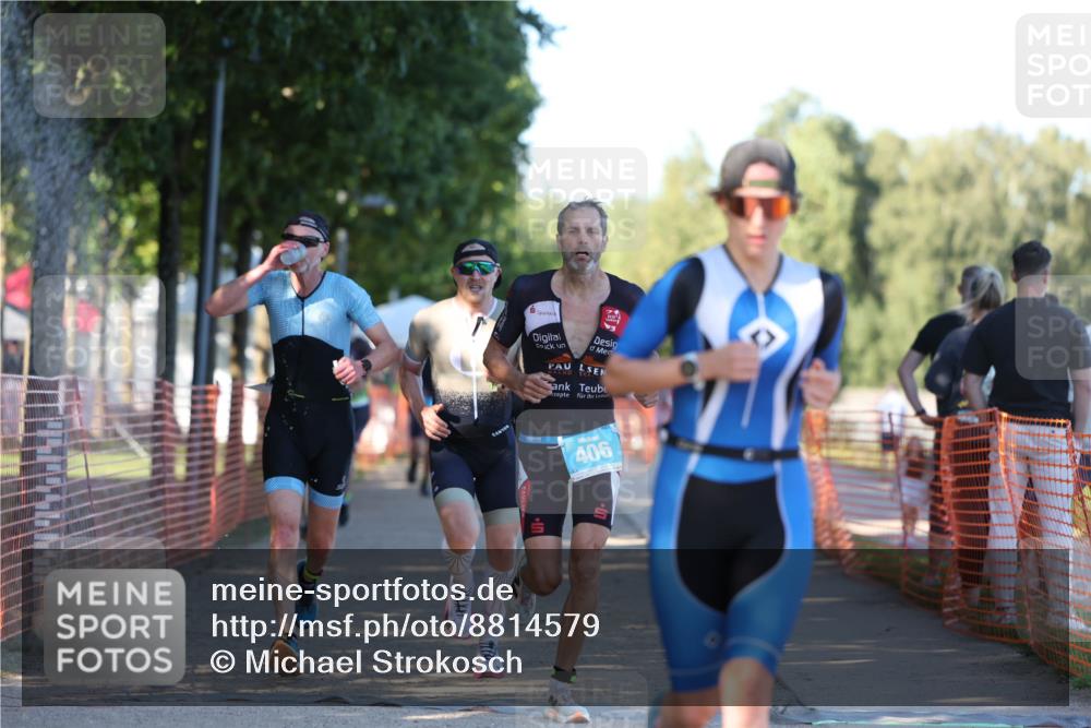 07.09.2025 - 19. Norderstedt Triathlon Michael Strokosch http://msf.ph/oto/8814579 07.09.2025 16:28:04 Laufen 406, 487, 515, 883, 909, 1057, 1105, 1422, 1554, 1560, 1575 meine-sportfotos.de
