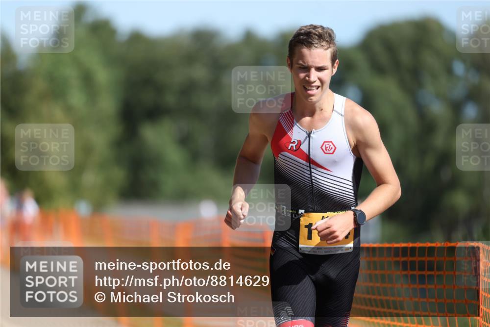 07.09.2025 - 19. Norderstedt Triathlon Michael Strokosch http://msf.ph/oto/8814629 07.09.2025 11:44:03 Laufen 1174, 1176, 1219 meine-sportfotos.de
