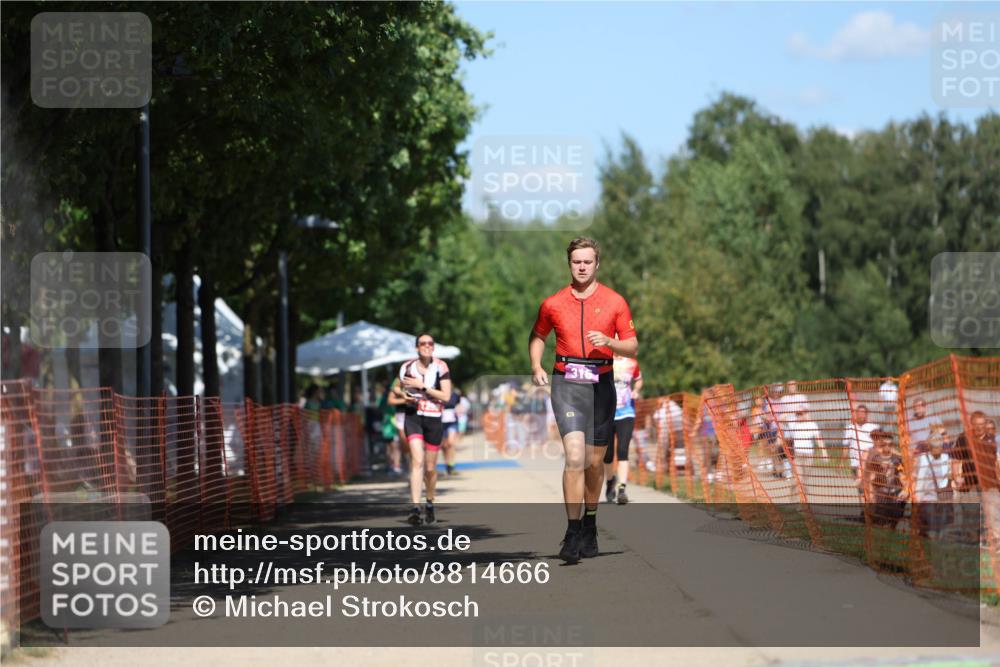 07.09.2025 - 19. Norderstedt Triathlon Michael Strokosch http://msf.ph/oto/8814666 07.09.2025 13:35:02 Laufen 316, 1298 meine-sportfotos.de