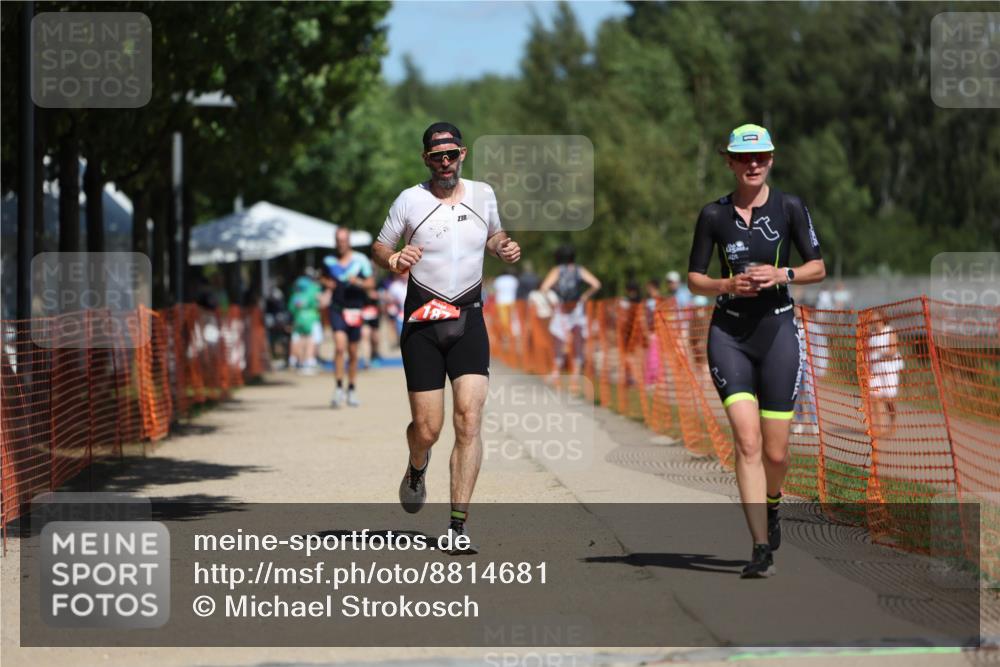 07.09.2025 - 19. Norderstedt Triathlon Michael Strokosch http://msf.ph/oto/8814681 07.09.2025 12:55:23 Laufen 187, 1392 meine-sportfotos.de