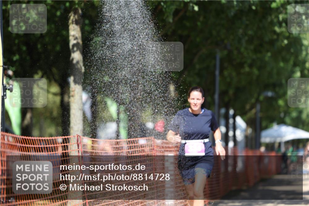 07.09.2025 - 19. Norderstedt Triathlon Michael Strokosch http://msf.ph/oto/8814728 07.09.2025 13:35:20 Laufen 331, 334 meine-sportfotos.de
