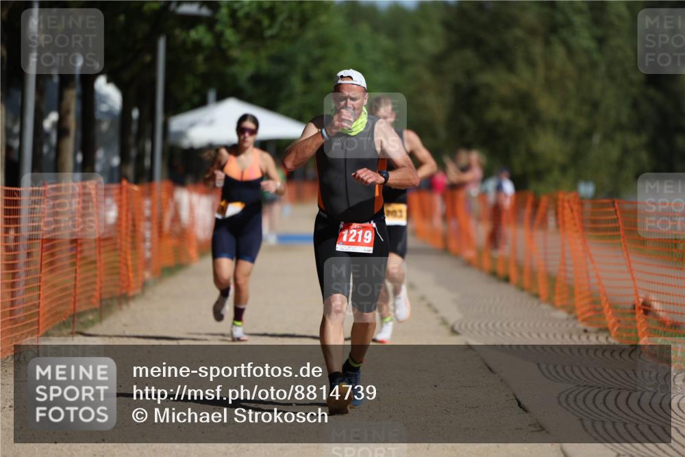 07.09.2025 - 19. Norderstedt Triathlon Michael Strokosch http://msf.ph/oto/8814739 07.09.2025 11:44:09 Laufen 1176, 1195, 1203, 1219 meine-sportfotos.de