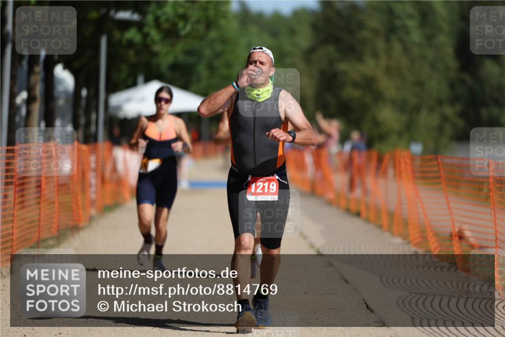 07.09.2025 - 19. Norderstedt Triathlon Michael Strokosch http://msf.ph/oto/8814769 07.09.2025 11:44:10 Laufen 1195, 1203, 1219 meine-sportfotos.de