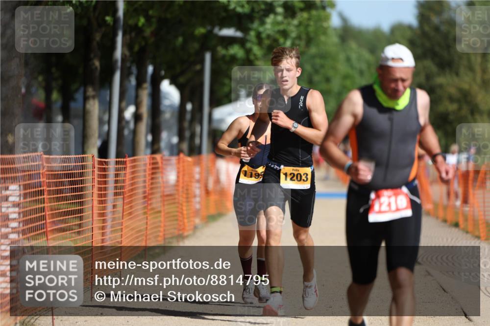 07.09.2025 - 19. Norderstedt Triathlon Michael Strokosch http://msf.ph/oto/8814795 07.09.2025 11:44:11 Laufen 1195, 1203, 1219 meine-sportfotos.de