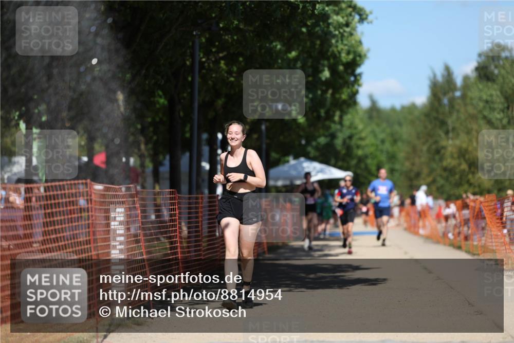 07.09.2025 - 19. Norderstedt Triathlon Michael Strokosch http://msf.ph/oto/8814954 07.09.2025 13:35:38 Laufen 324 meine-sportfotos.de