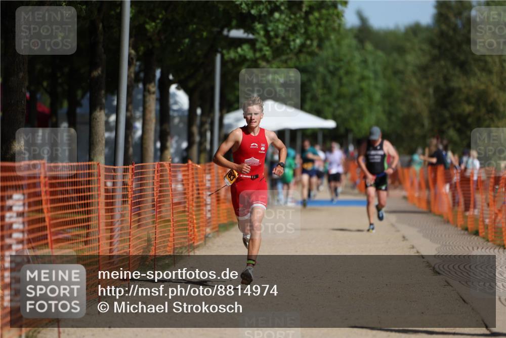 07.09.2025 - 19. Norderstedt Triathlon Michael Strokosch http://msf.ph/oto/8814974 07.09.2025 11:44:39 Laufen 1163, 1173 meine-sportfotos.de