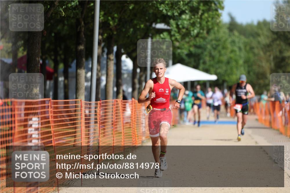 07.09.2025 - 19. Norderstedt Triathlon Michael Strokosch http://msf.ph/oto/8814978 07.09.2025 11:44:40 Laufen 1163, 1173 meine-sportfotos.de