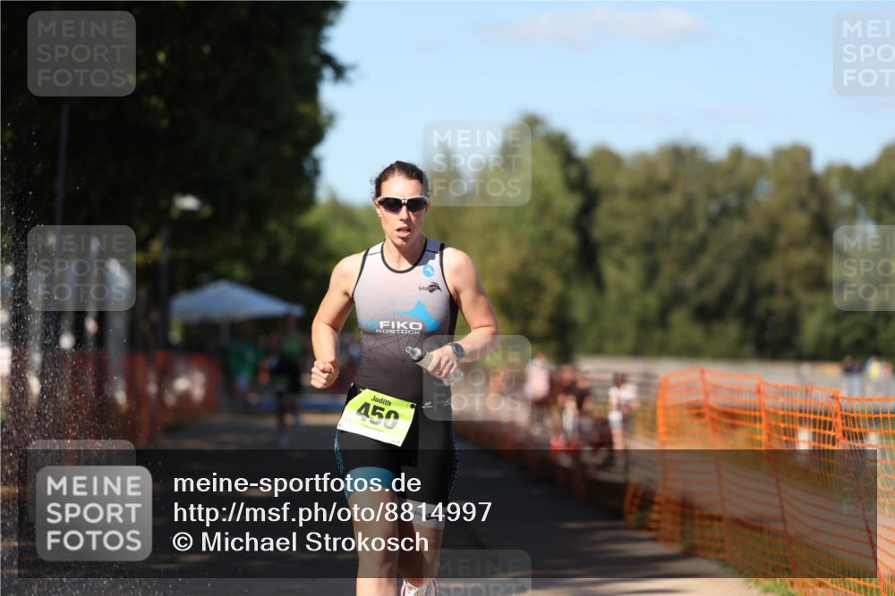 07.09.2025 - 19. Norderstedt Triathlon Michael Strokosch http://msf.ph/oto/8814997 07.09.2025 15:31:47 Laufen 450, 476 meine-sportfotos.de