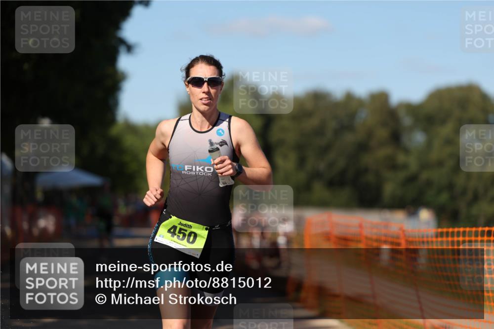 07.09.2025 - 19. Norderstedt Triathlon Michael Strokosch http://msf.ph/oto/8815012 07.09.2025 15:31:47 Laufen 450, 476 meine-sportfotos.de