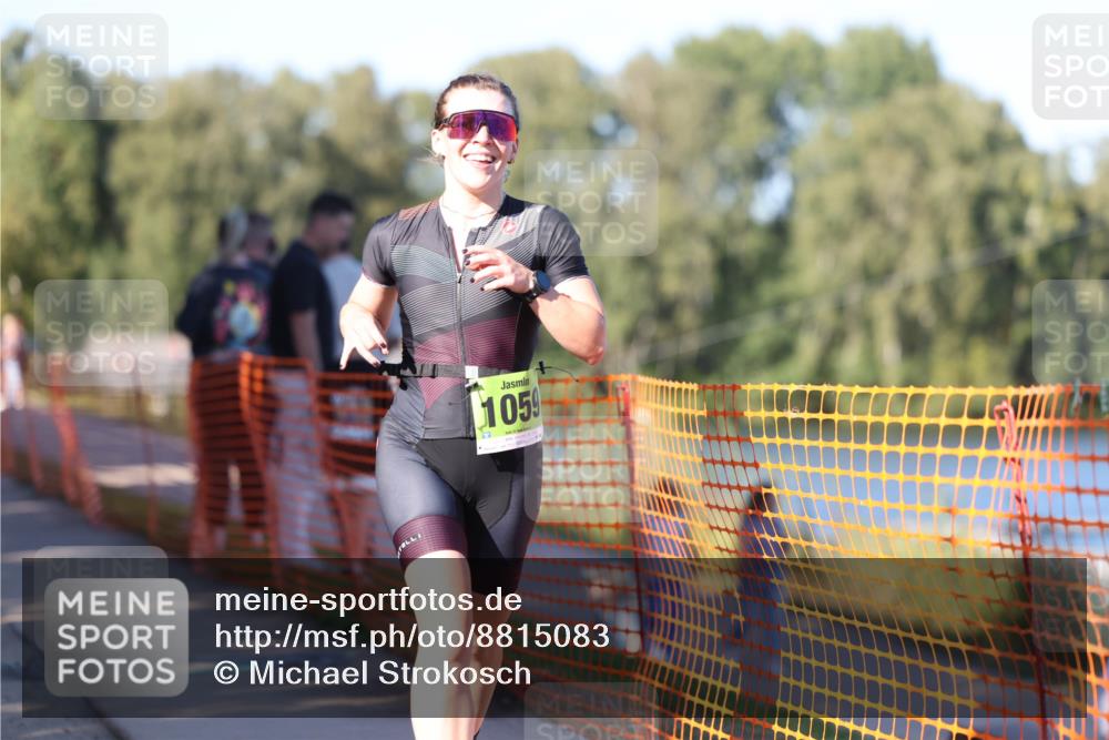 07.09.2025 - 19. Norderstedt Triathlon Michael Strokosch http://msf.ph/oto/8815083 07.09.2025 16:29:29 Laufen 496, 1059, 1076, 1098, 1593 meine-sportfotos.de