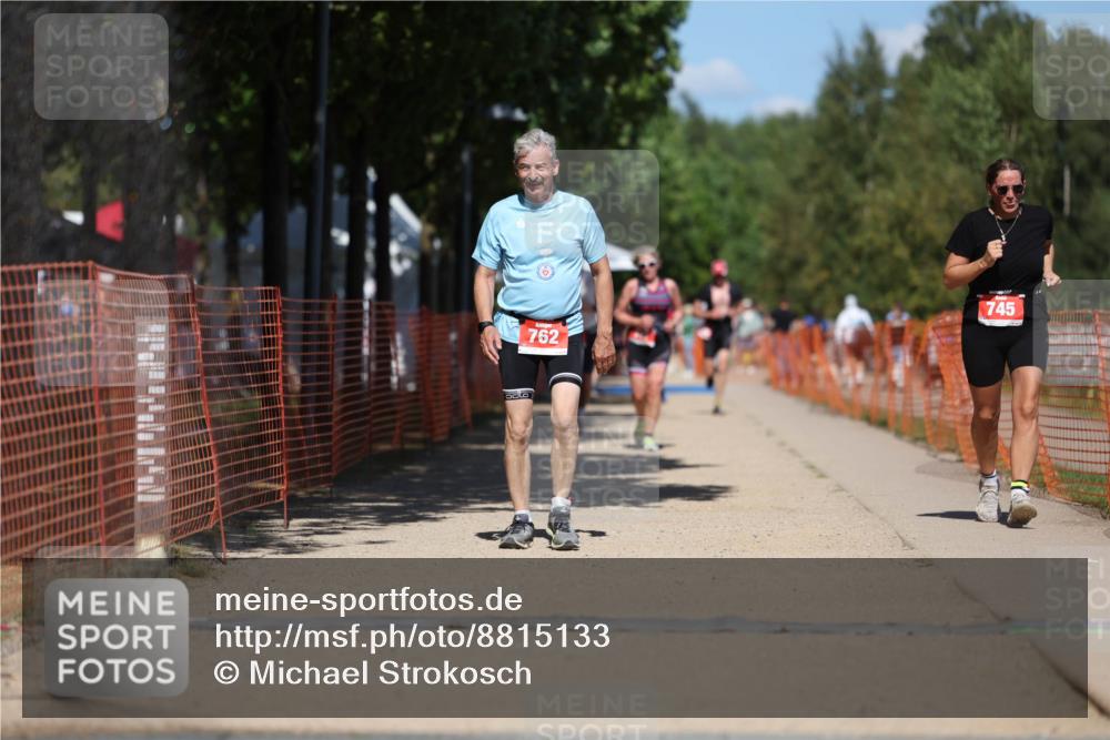 07.09.2025 - 19. Norderstedt Triathlon Michael Strokosch http://msf.ph/oto/8815133 07.09.2025 13:36:03 Laufen 745, 762 meine-sportfotos.de