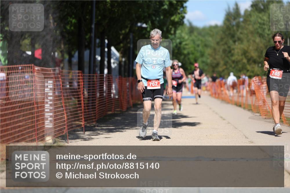 07.09.2025 - 19. Norderstedt Triathlon Michael Strokosch http://msf.ph/oto/8815140 07.09.2025 13:36:03 Laufen 745, 762 meine-sportfotos.de