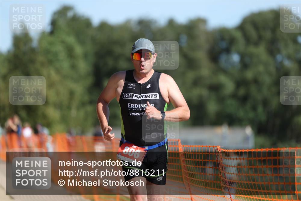 07.09.2025 - 19. Norderstedt Triathlon Michael Strokosch http://msf.ph/oto/8815211 07.09.2025 11:44:49 Laufen 806, 1210 meine-sportfotos.de