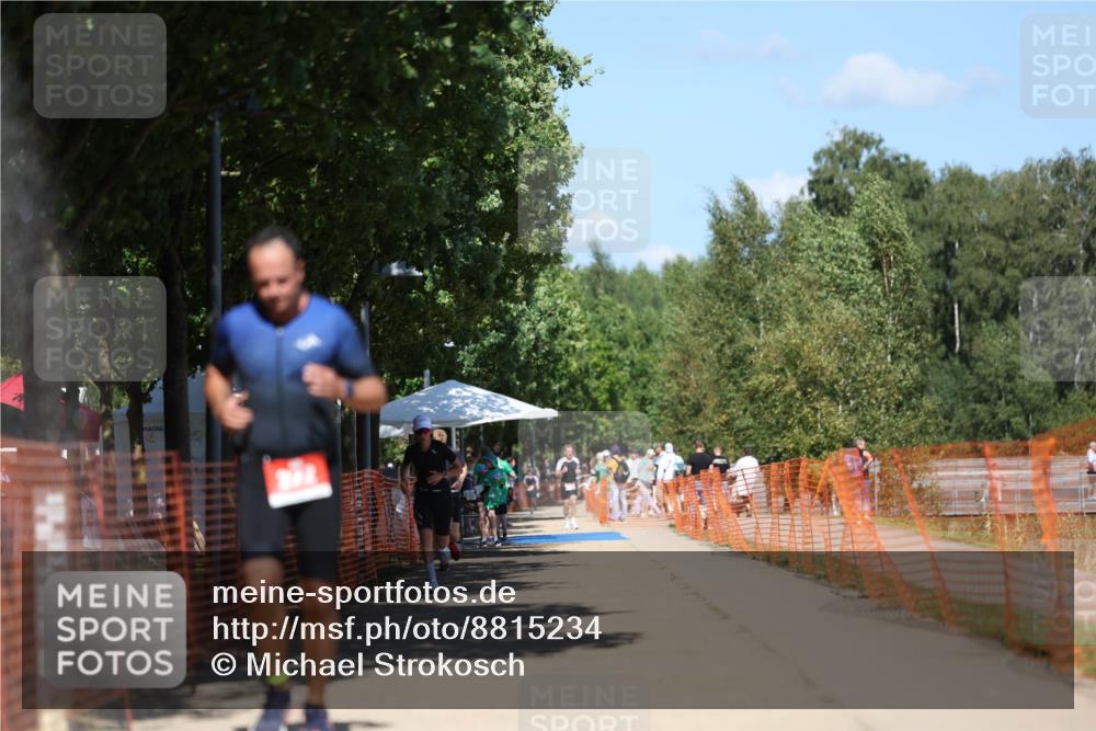 07.09.2025 - 19. Norderstedt Triathlon Michael Strokosch http://msf.ph/oto/8815234 07.09.2025 13:36:19 Laufen 222, 718, 855 meine-sportfotos.de