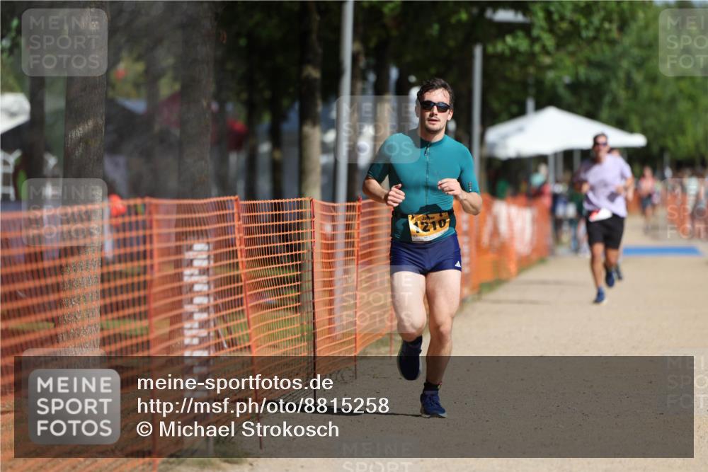 07.09.2025 - 19. Norderstedt Triathlon Michael Strokosch http://msf.ph/oto/8815258 07.09.2025 11:44:51 Laufen 806, 1210, 1274 meine-sportfotos.de