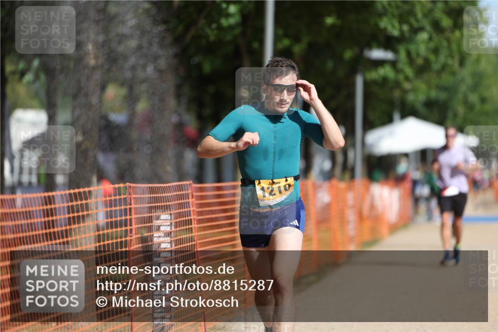 07.09.2025 - 19. Norderstedt Triathlon Michael Strokosch http://msf.ph/oto/8815287 07.09.2025 11:44:52 Laufen 806, 1210, 1274 meine-sportfotos.de