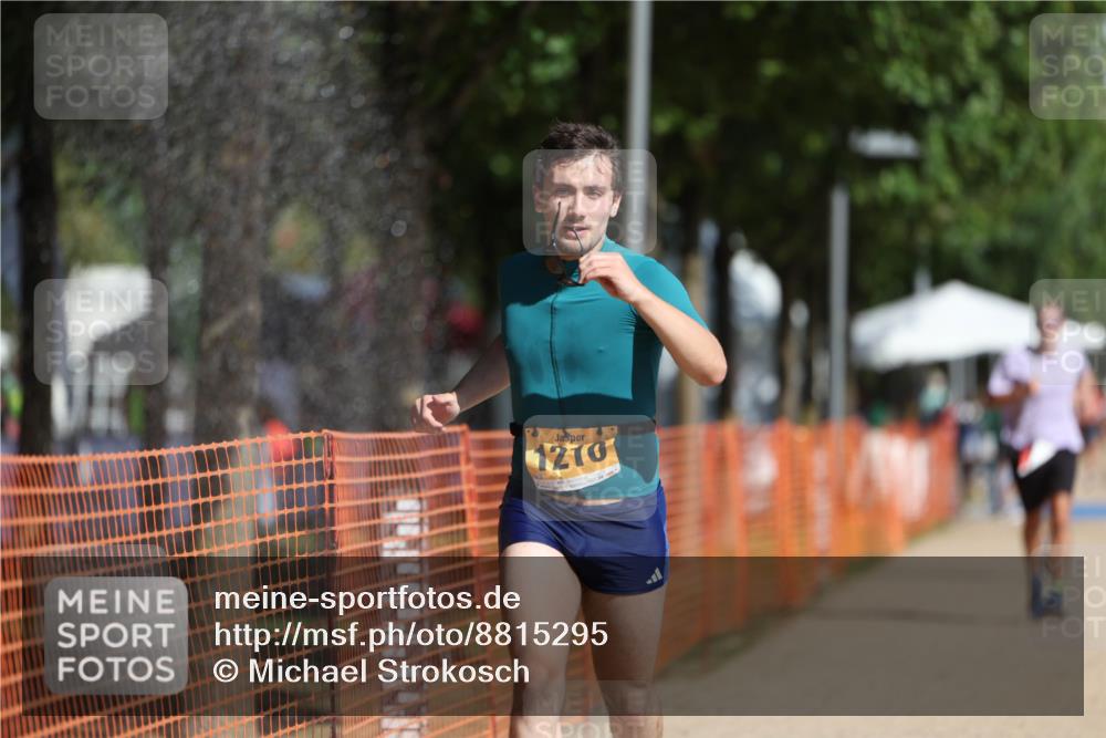 07.09.2025 - 19. Norderstedt Triathlon Michael Strokosch http://msf.ph/oto/8815295 07.09.2025 11:44:52 Laufen 806, 1210, 1274 meine-sportfotos.de