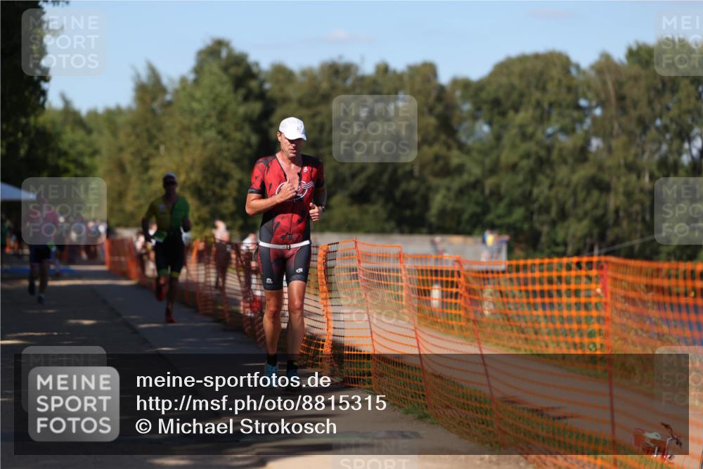 07.09.2025 - 19. Norderstedt Triathlon Michael Strokosch http://msf.ph/oto/8815315 07.09.2025 15:32:45 Laufen 444, 960, 1019 meine-sportfotos.de