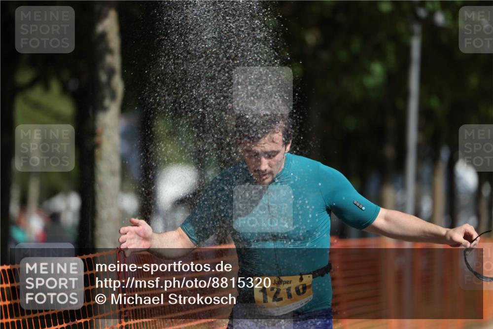 07.09.2025 - 19. Norderstedt Triathlon Michael Strokosch http://msf.ph/oto/8815320 07.09.2025 11:44:53 Laufen 806, 1210, 1274 meine-sportfotos.de