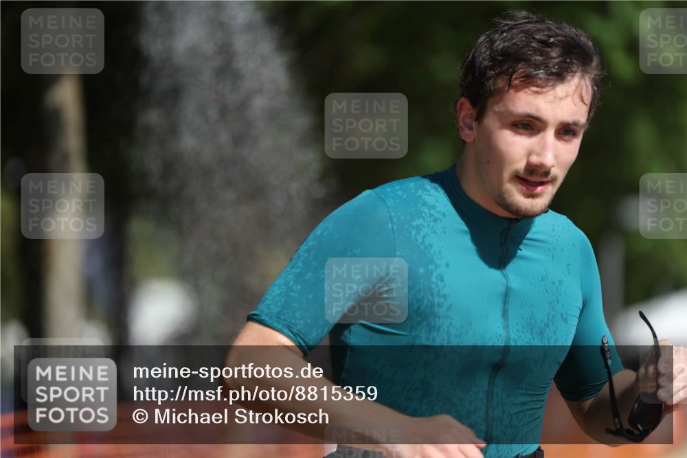 07.09.2025 - 19. Norderstedt Triathlon Michael Strokosch http://msf.ph/oto/8815359 07.09.2025 11:44:54 Laufen 300, 1210, 1274 meine-sportfotos.de