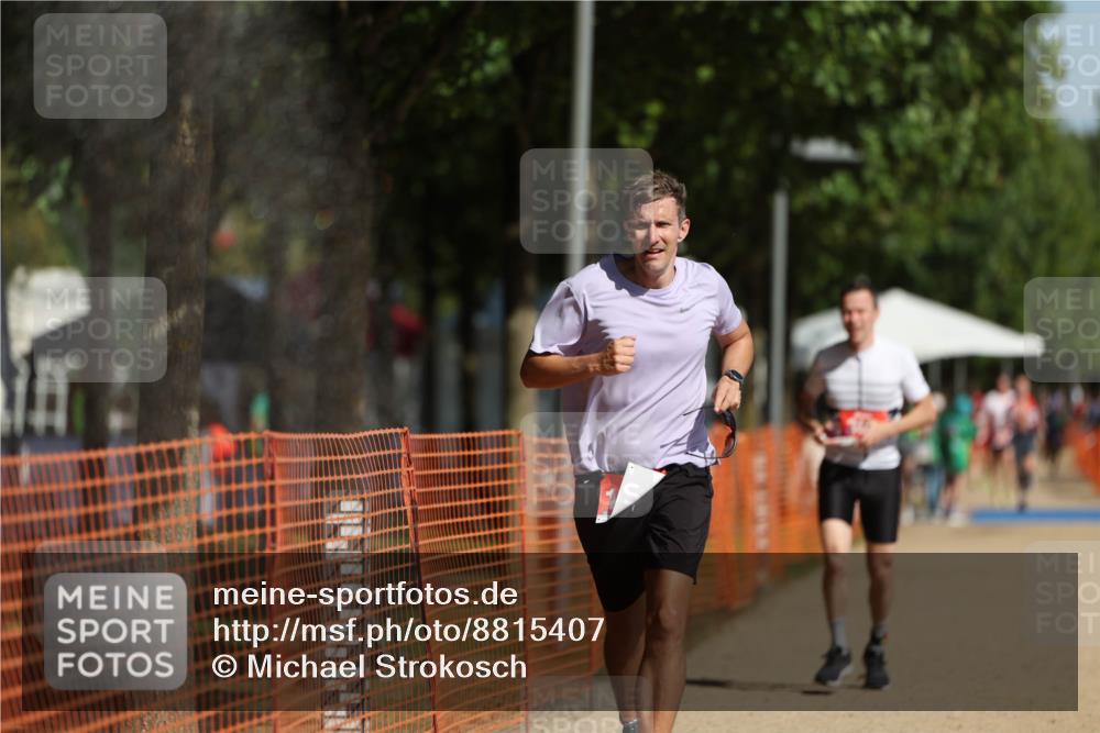 07.09.2025 - 19. Norderstedt Triathlon Michael Strokosch http://msf.ph/oto/8815407 07.09.2025 11:44:58 Laufen 300, 1274 meine-sportfotos.de