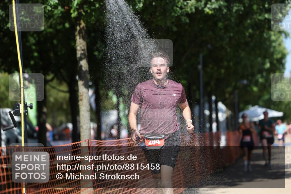 07.09.2025 - 19. Norderstedt Triathlon Michael Strokosch http://msf.ph/oto/8815458 07.09.2025 13:37:23 Laufen 264, 305, 1389 meine-sportfotos.de